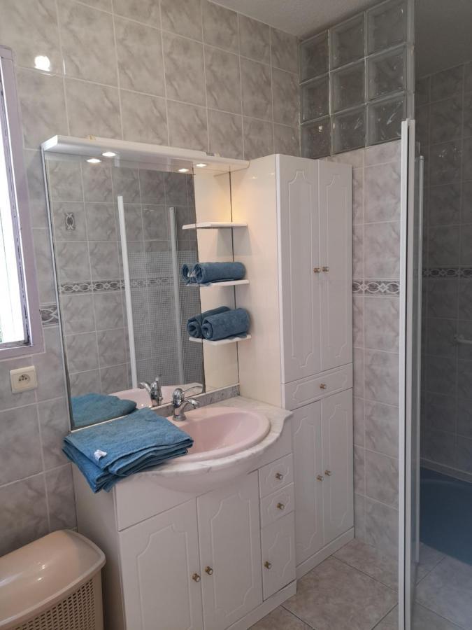 Appartement Avec Exterieur Et Parking Gratuit Perpignan Exteriör bild